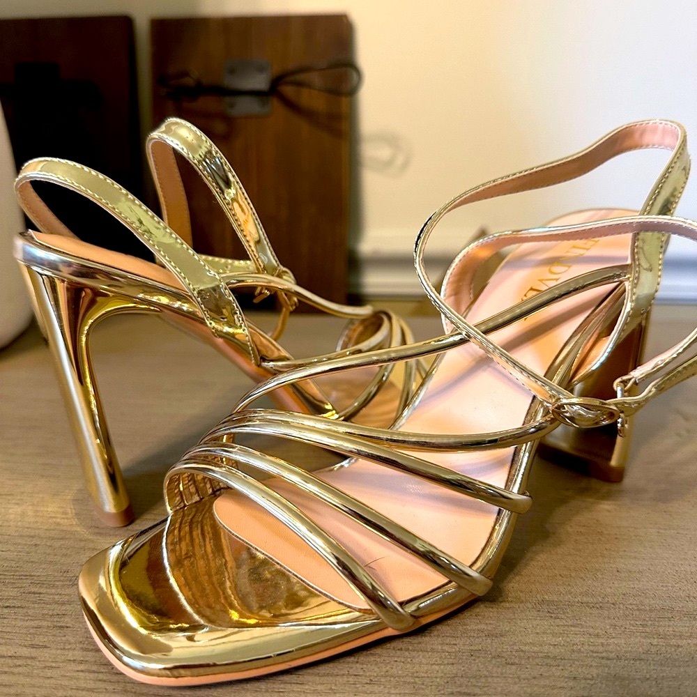 Gold Strappy Heels size 8 🎉HP🎉